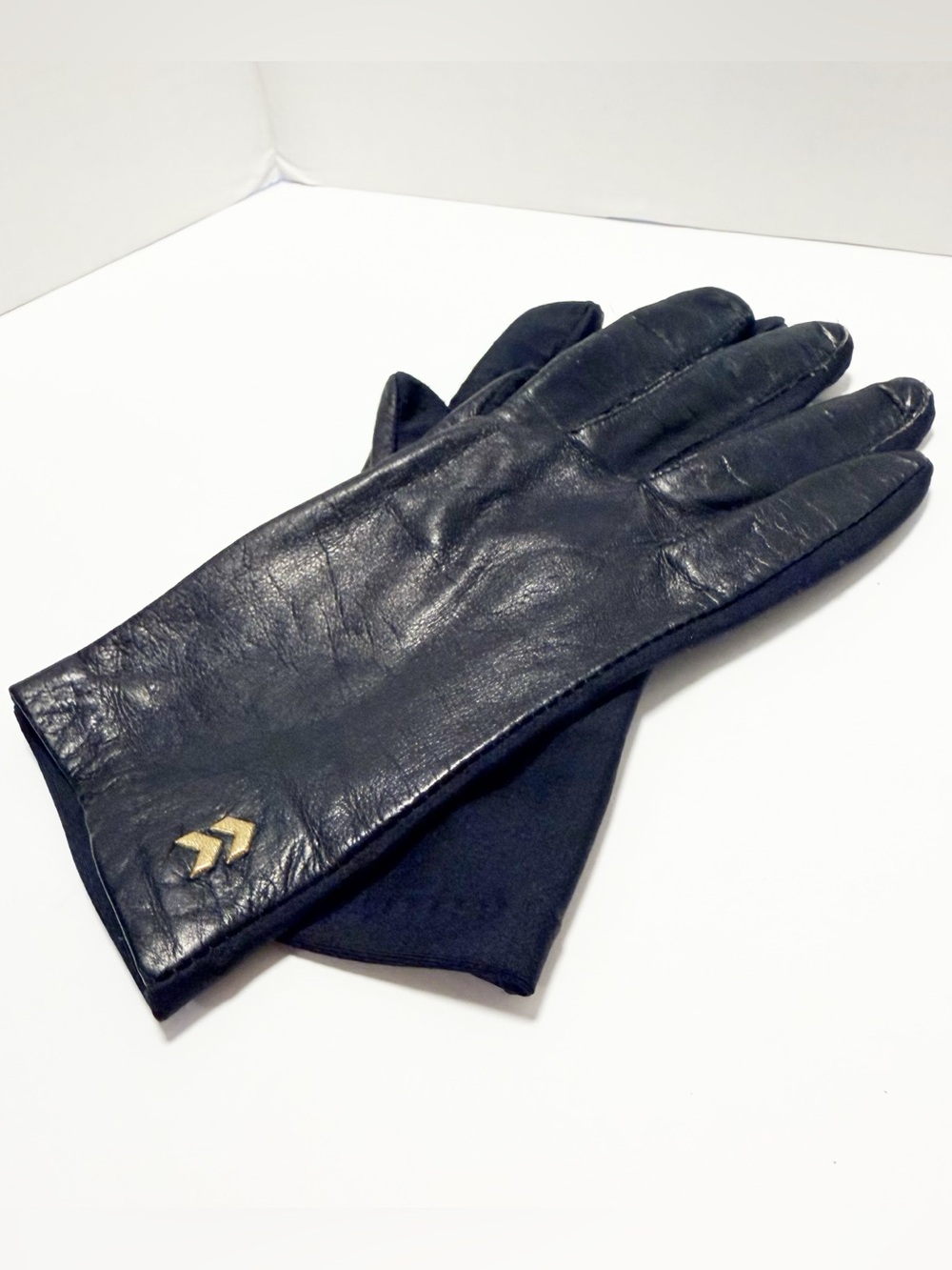 Classic Black Leather Woman’s Gloves with Gold Accent